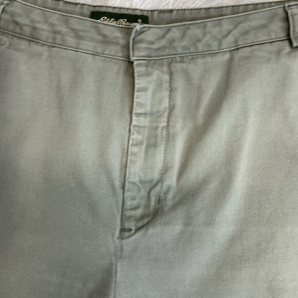 Eddie Bauer Green Flat Front Chino Shorts Sz 16 - Picture 3 of 5